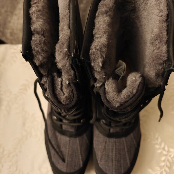 UGG Adirondack II Boot 9.5 - Picture 2 of 6